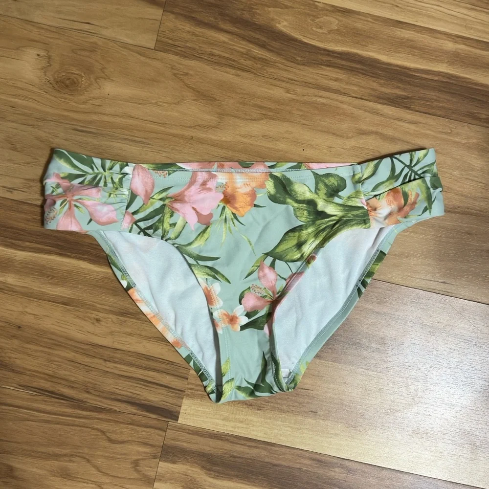 Bikini Bottom - Picture 1 of 4